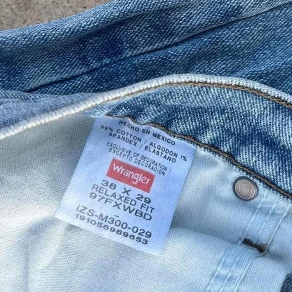 Wrangler 5 Star Relaxed Fit Flex Jeans Mens 38x29 Light Wash Denim Distressed
